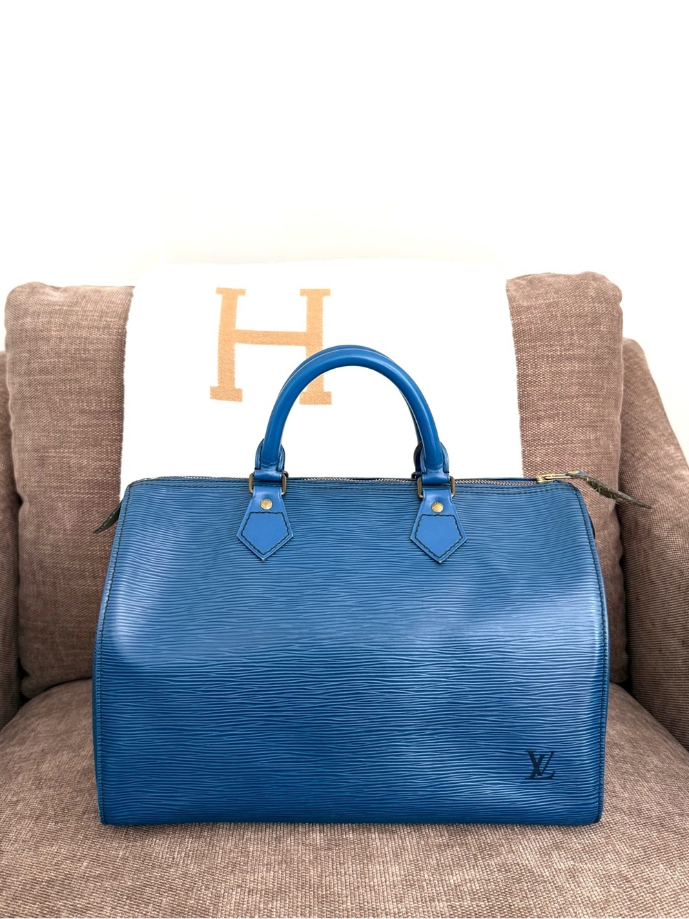 Authentic Louis Vuitton Speedy 30 blue epi leather satchel Boston bag M43005